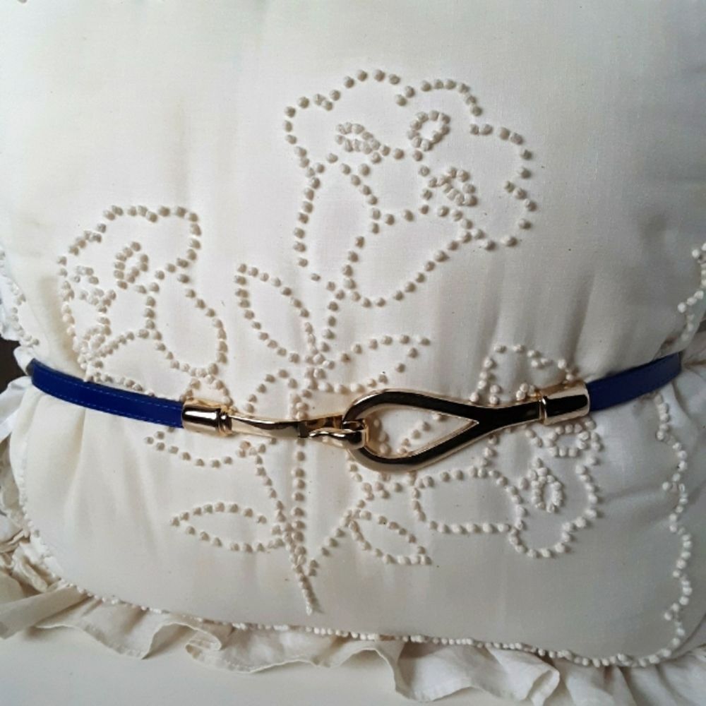 AMIEE LYNN Blue Patent Leather Adjustable Teardrop Buckle Belt size M/L